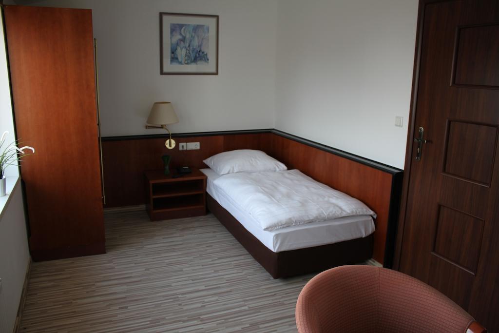 As Hotel Gottingen Room photo